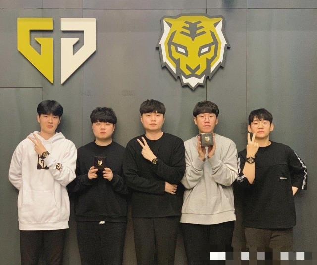 构成了一幅 构成了一幅