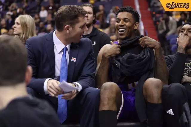 肋部空间 肋部空间